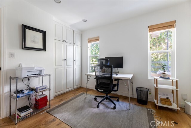 Building Photo - 513 W Avenue 37