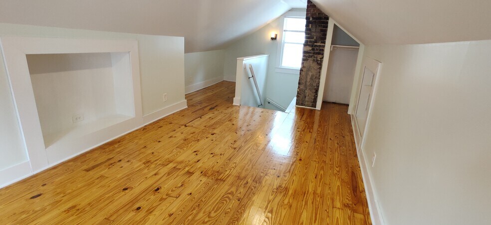 Building Photo - 306 53rd Ave N