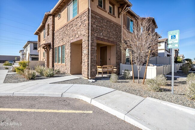 Building Photo - 4100 S Pinelake Way