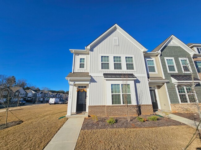 Primary Photo - Brand New Large, 4BR End-Unit townhome in ...