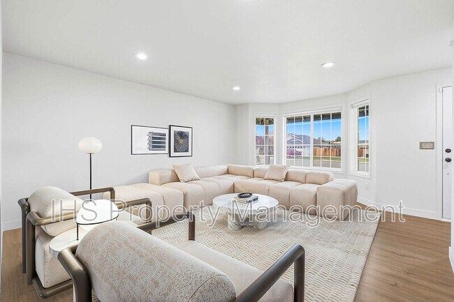 Building Photo - 8503 Desoto Dr