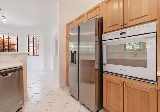 Building Photo - 2692 Center Ct Dr