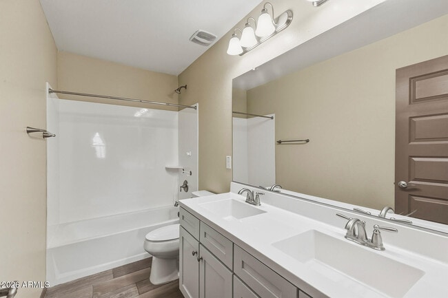 Building Photo - 7422 S 28th Pl