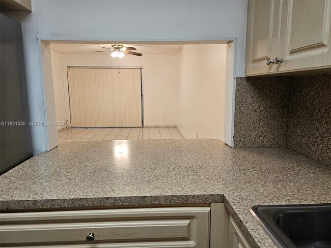 Building Photo - 1555 W 44th Pl