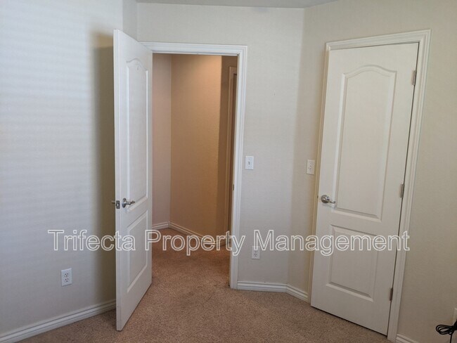 Building Photo - 5551 W 29th St