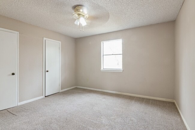 Building Photo - 10815 Cypresswood Dr