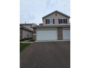 Building Photo - 3912 Everest Ln N