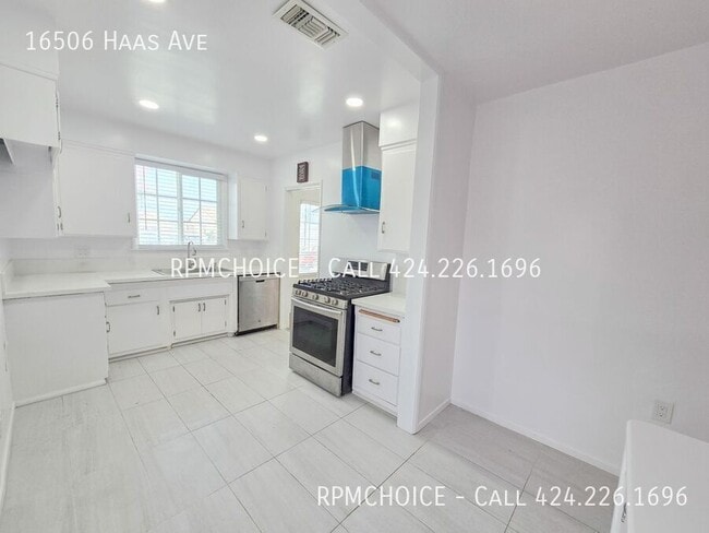 Building Photo - 16506 Haas Ave