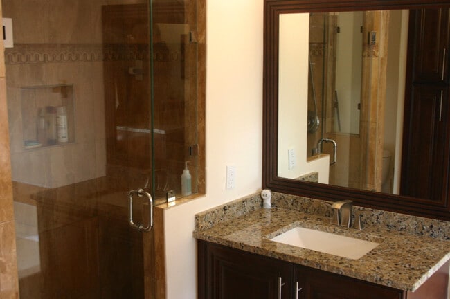 Building Photo - 7588 Parkside Ln