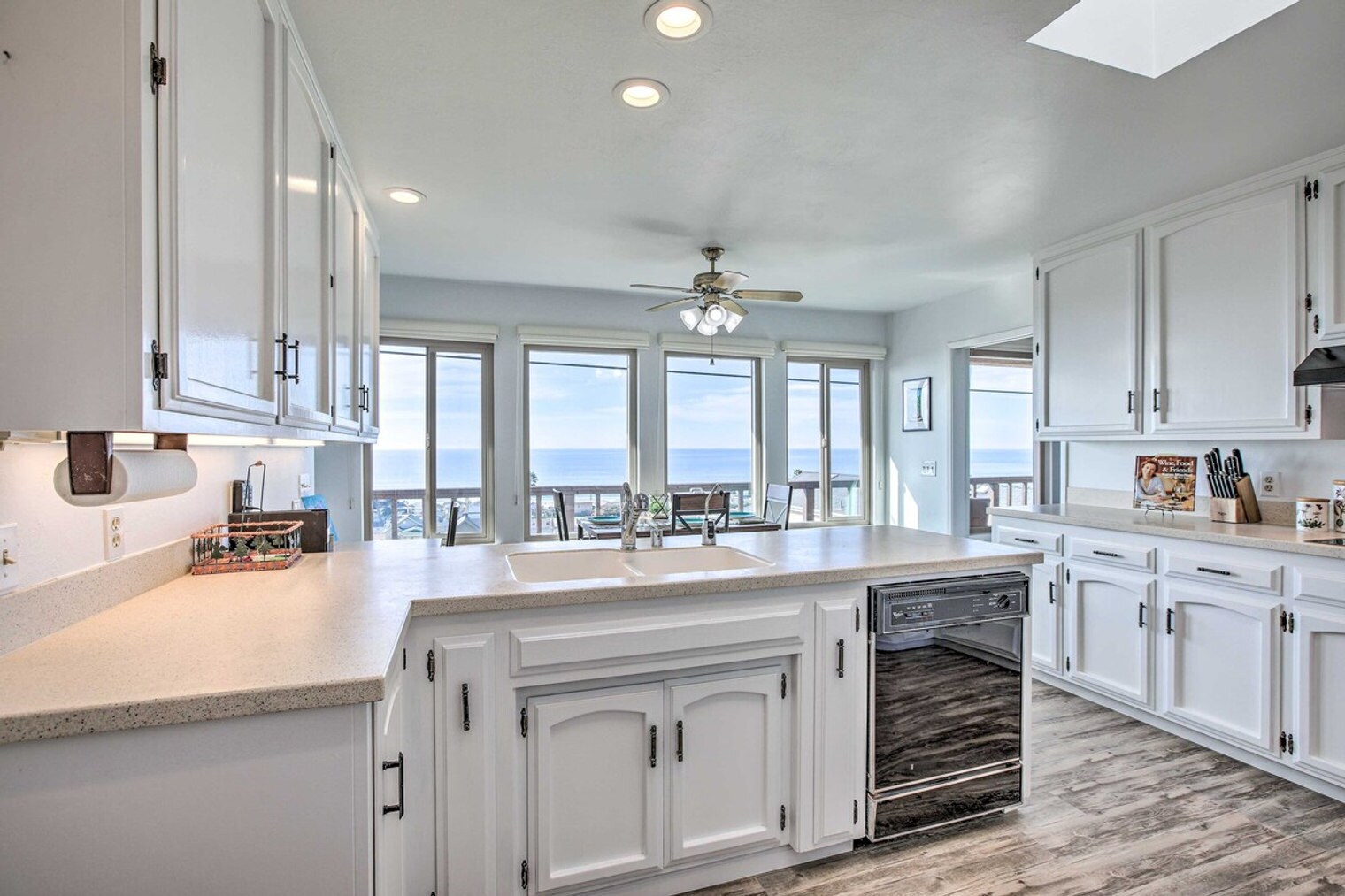 Building Photo - 408 Stuart Ave