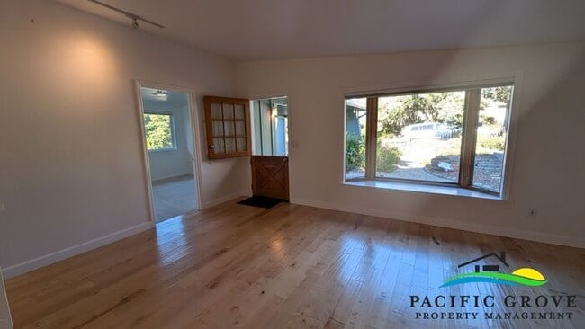 Building Photo - Bright and Cozy 3 Bedroom Home In Pacific Grove