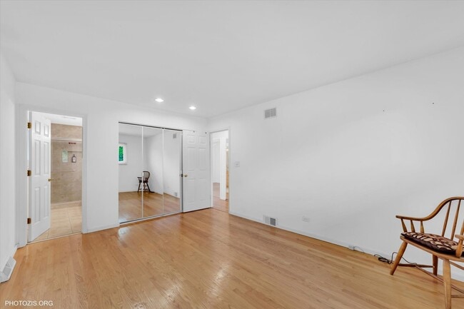 Building Photo - 1820 N Andoa Ln