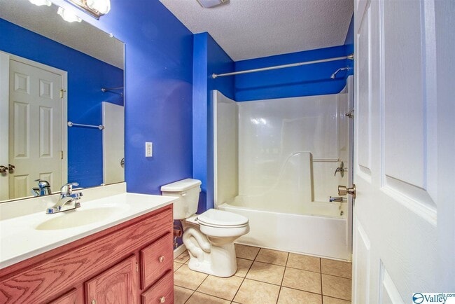 Building Photo - 328 Land Cir