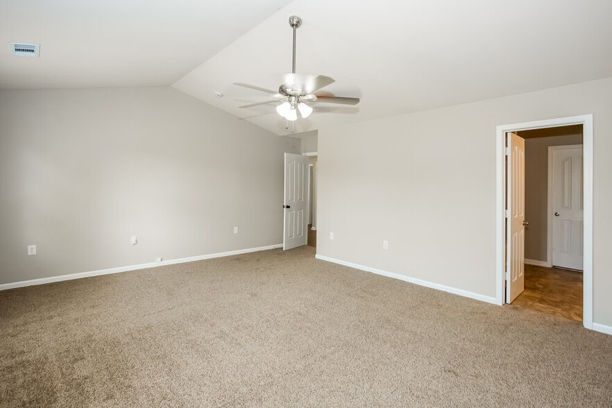 Building Photo - 14130 Waterlyn Dr