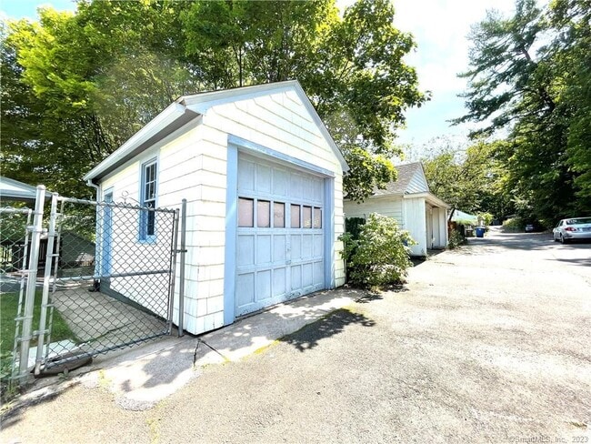 Building Photo - 294 Fountain St