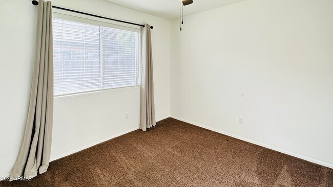 Building Photo - 20941 N 84th Dr