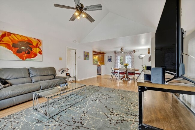 Primary Photo - 3 bedroom/2 bathroom Home