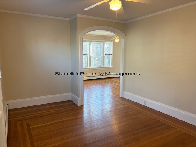 Building Photo - 550-552 Wayland Avenue