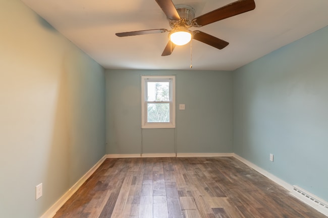 Building Photo - 104 Geissinger Ave