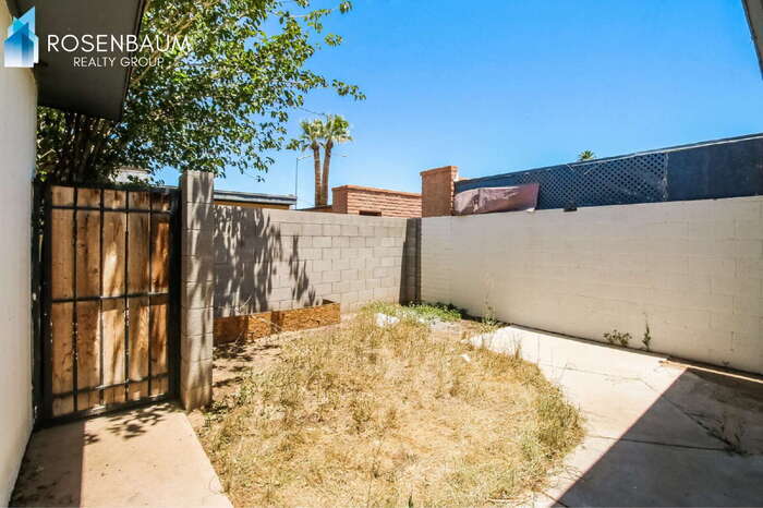 Building Photo - 644 S Mesa Dr