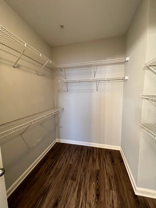 Building Photo - 400 17th St NW