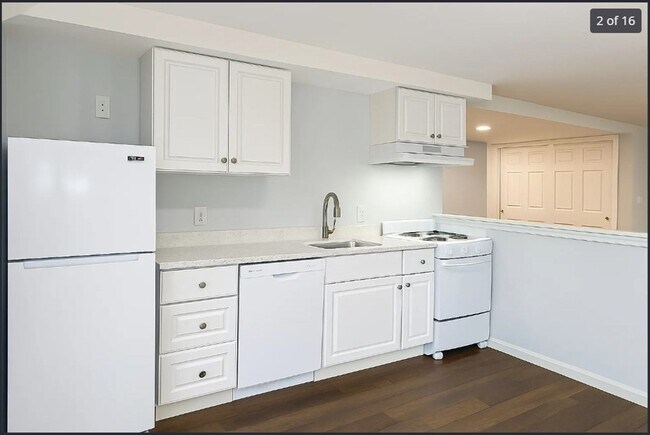 Building Photo - 9 Avon Pl