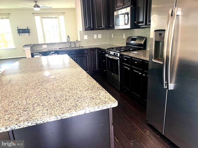 Building Photo - 9457 Virginia Jane Way