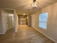 Building Photo - 113 Long Dr