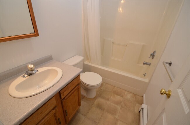 Building Photo - 99 W Wyoming Ave