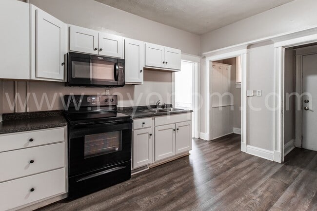 Building Photo - 120 N 40th St