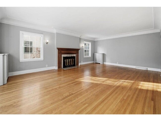 Building Photo - 3540 Irving Ave S