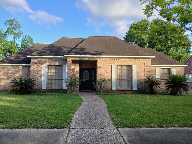 Primary Photo - 14919 Mesita Dr