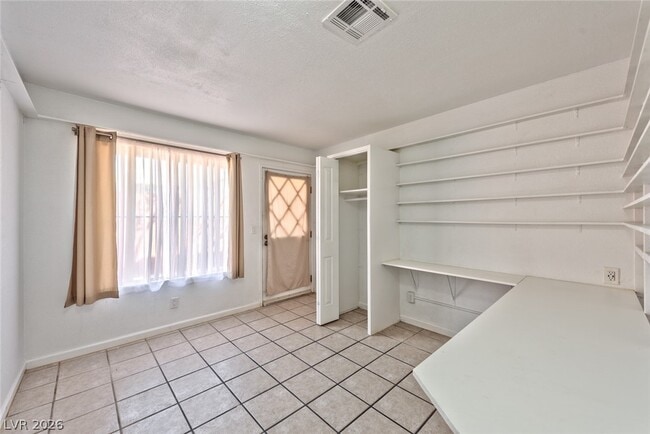 Building Photo - 3912 Torsby Pl