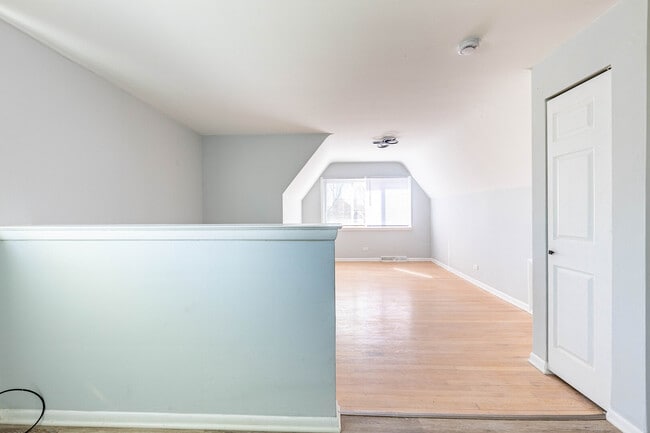 Building Photo - 4914 W 32nd Pl