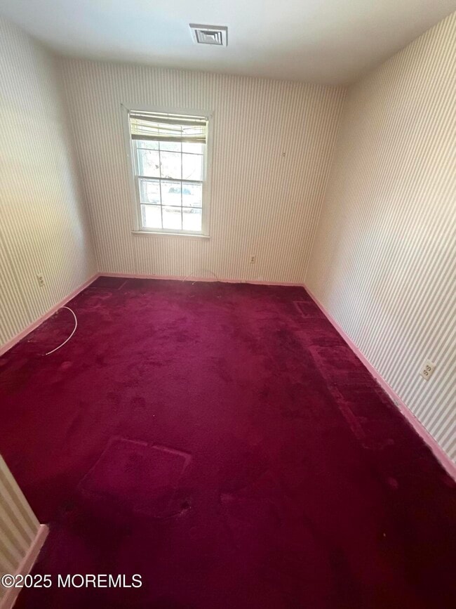 Building Photo - 550 Wall St