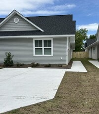 Building Photo - 205 White Ave
