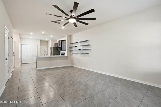 Building Photo - 377 Aralia Ln