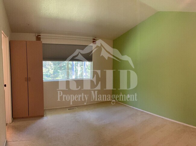 Building Photo - SILVERDALE - 4BED 3 BATH HOME HEART OF SILVERDALE