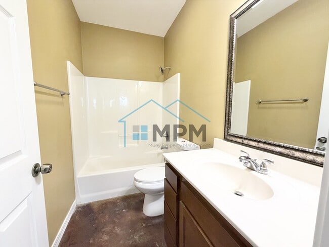 Building Photo - 122 Flagstone Dr