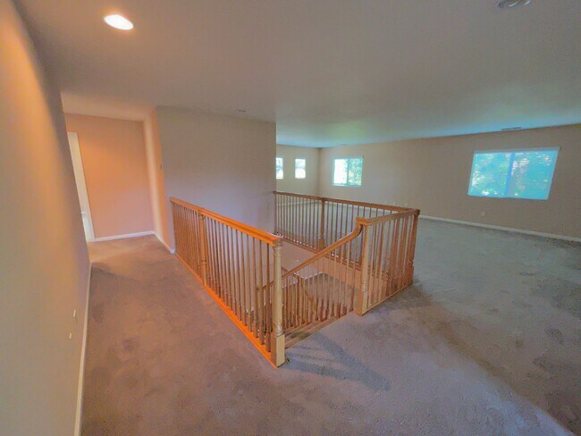 Building Photo - 6001 Jefjen Way