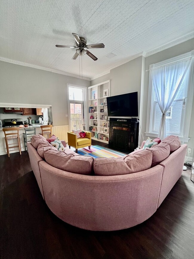 Building Photo - 5 N Harvie St