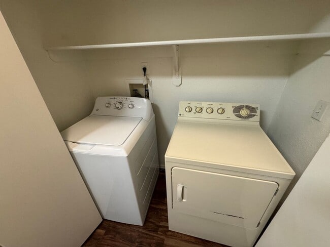 Building Photo - 3 Bedroom - 2 Bath - 1285 Sq. Ft.  - 2 Car Garage - Marana