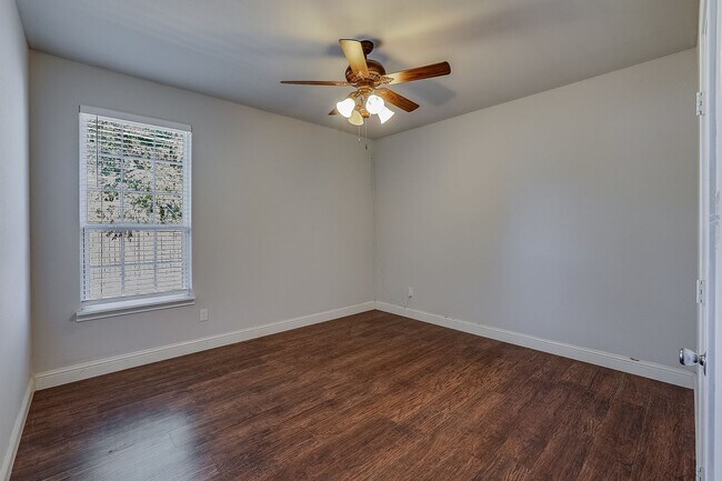 Building Photo - Beautiful 3 Bedroom, 2 Bath Home in Cleburne