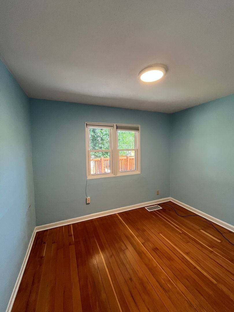 Building Photo - 934 8th St