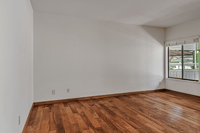 Building Photo - 111 Bean Creek Rd