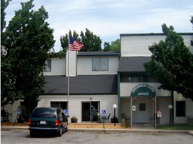 Building Photo - Greenway Park Apartments