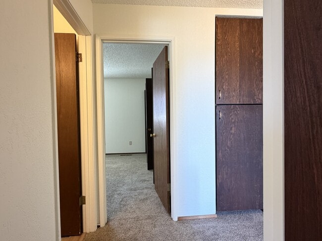 Building Photo - 2214 Myrtle Avenue