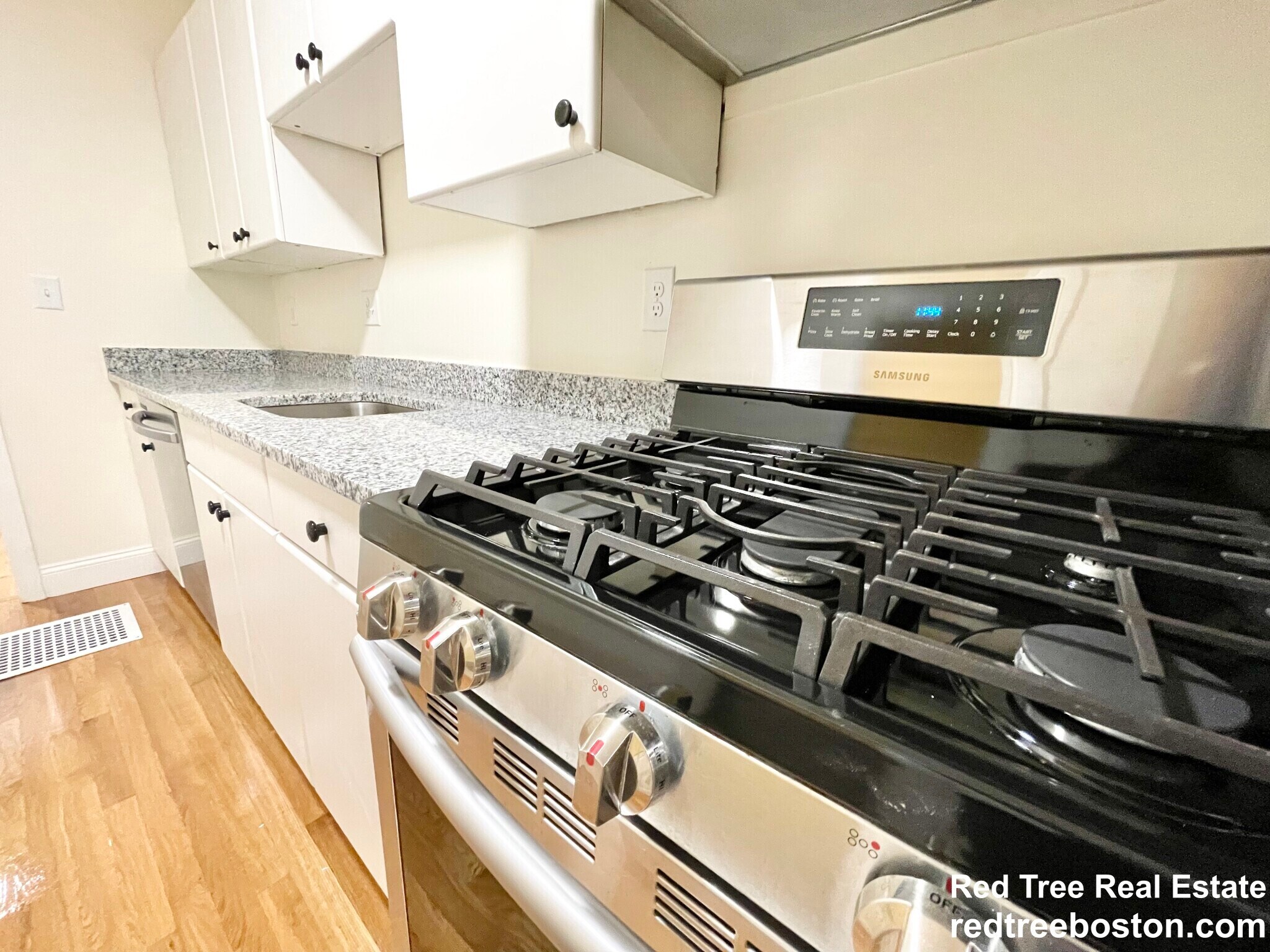 Building Photo - 523 E 3rd St