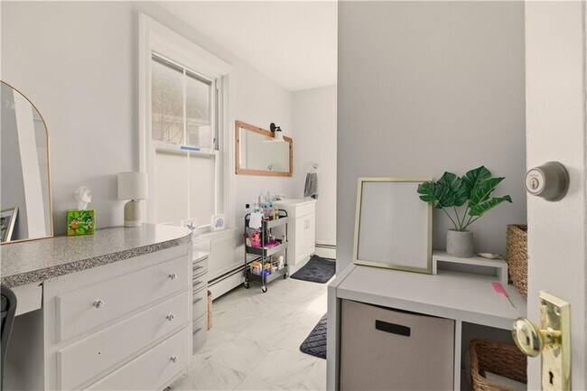 Building Photo - 22 Summer St