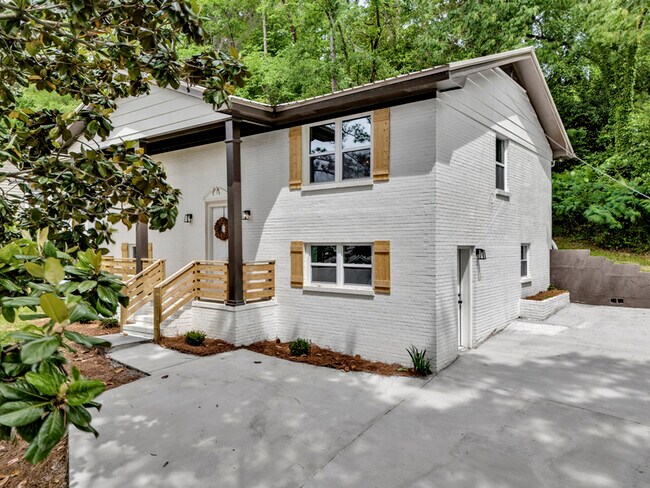 Building Photo - 917 S Forrest Dr